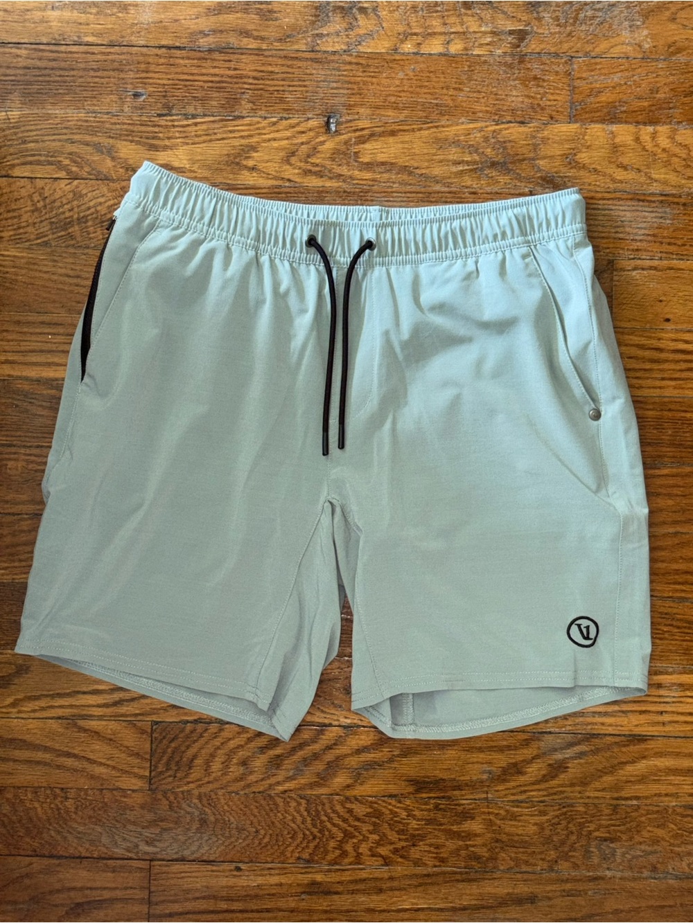 Vuori Kore Lined Shorts Mens Size Small 7”